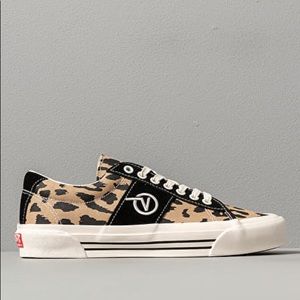 Nwt Vans cheetah leopard animal print shoes 11